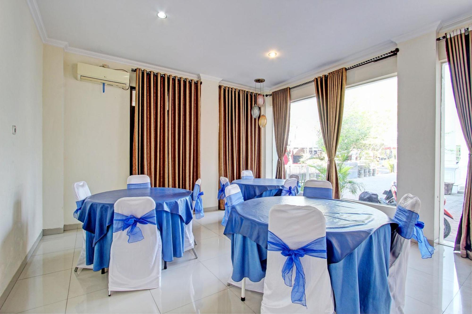 Oyo 93011 Hotel Griya Lestari Pati 2 Exteriör bild