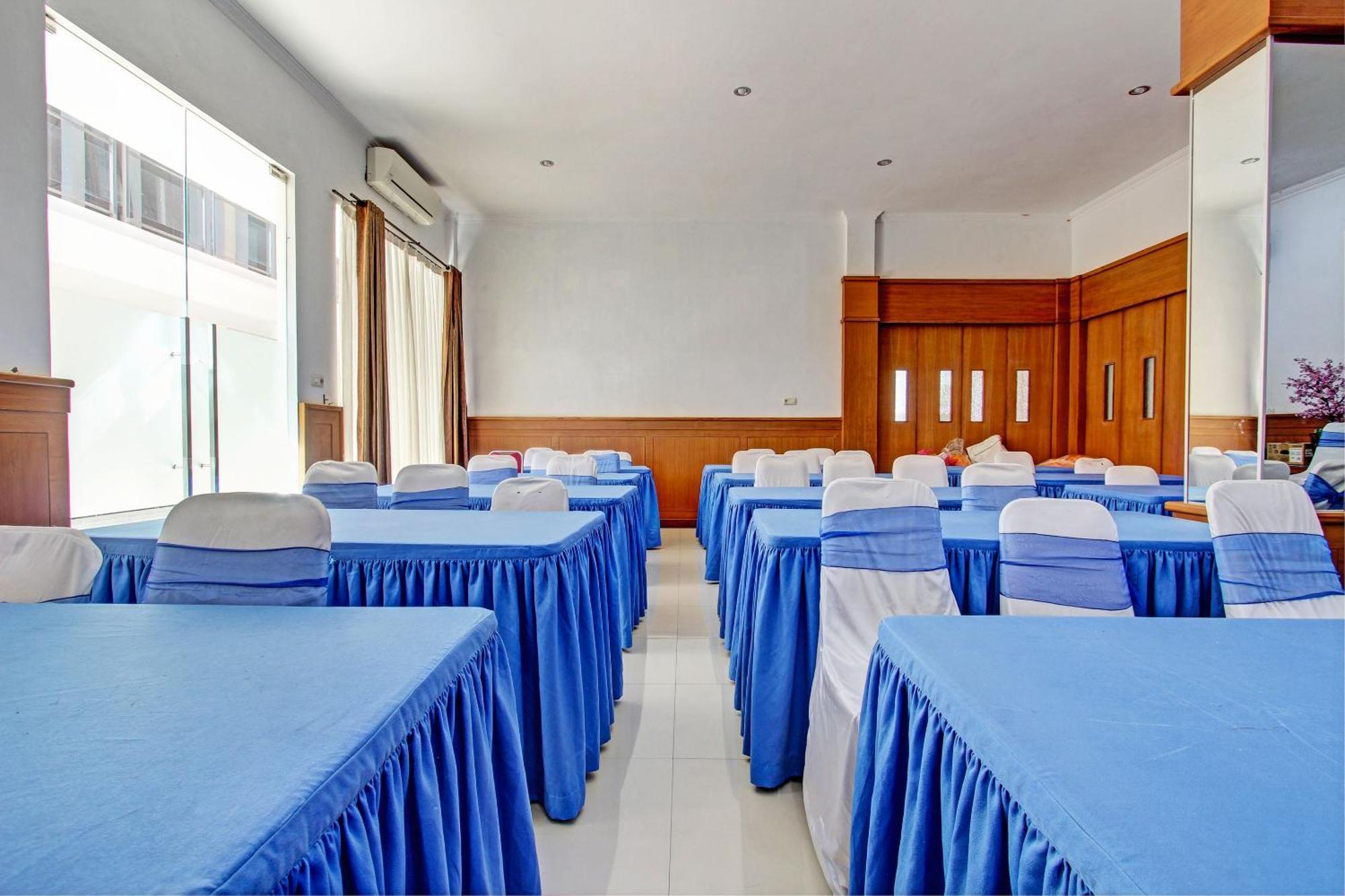 Oyo 93011 Hotel Griya Lestari Pati 2 Exteriör bild