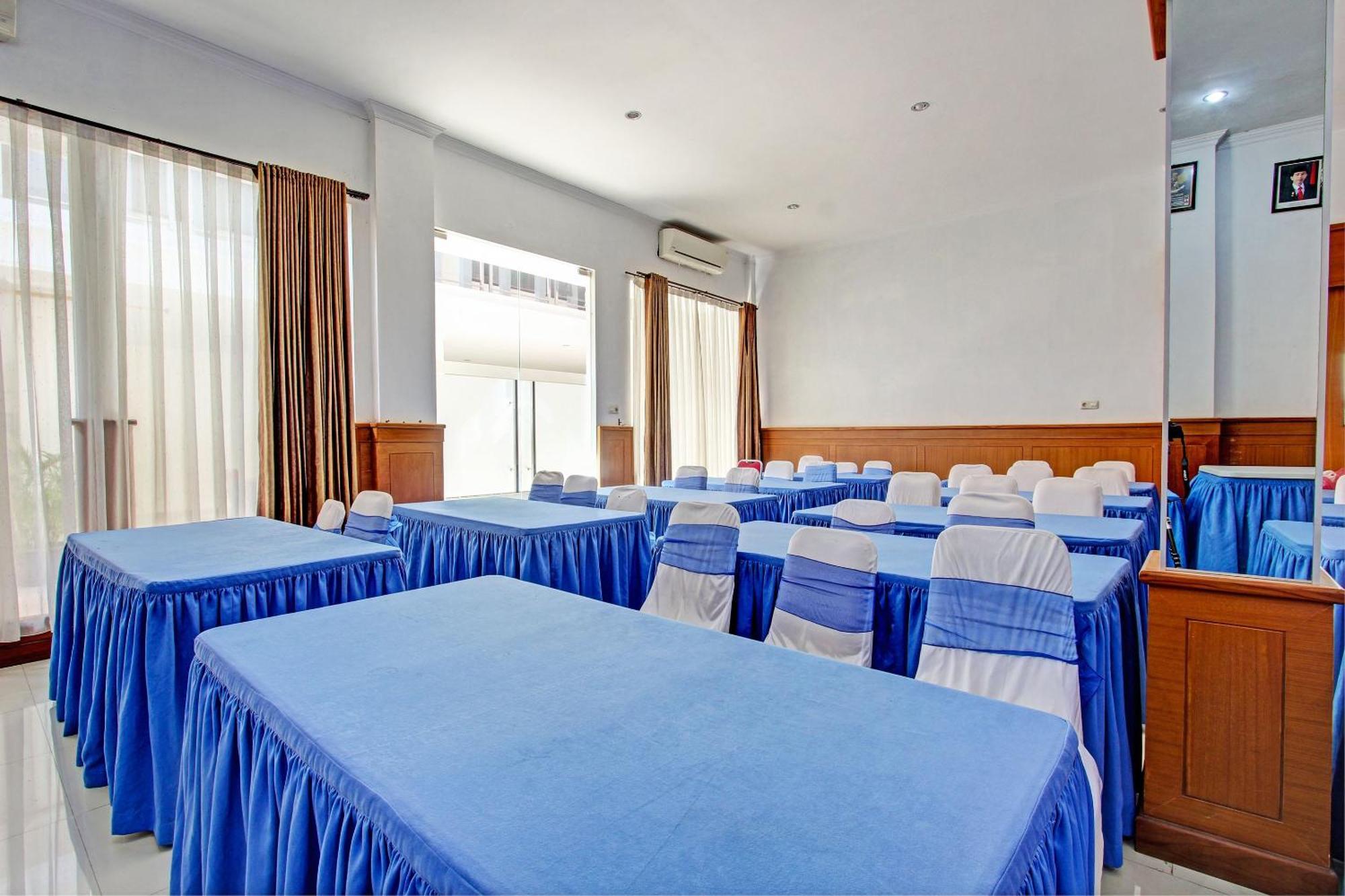 Oyo 93011 Hotel Griya Lestari Pati 2 Exteriör bild